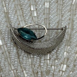 Vintage silver tone brooch imitation blue topaz #198